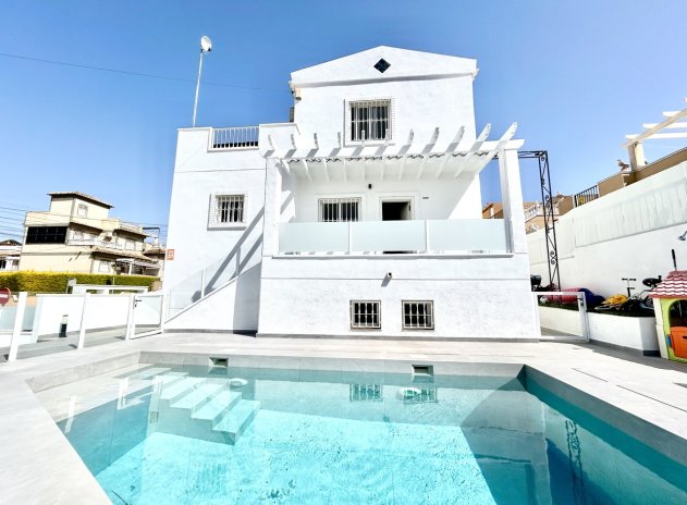 Villa - Reventa - Villamartin - Villamartín