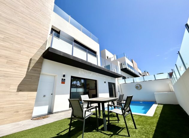 Villa - Reventa - Villamartin - Villamartín