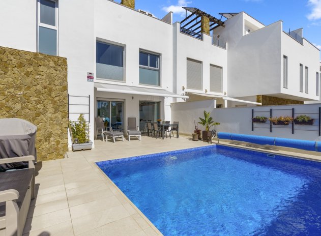 Villa / Semi-detached - Herverkoop - Torrevieja - Aguas Nuevas