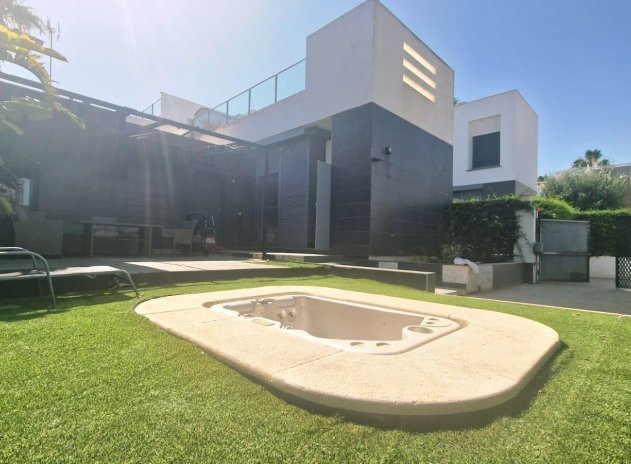 Villa - Wiederverkauf - Algorfa - Pueblo 3