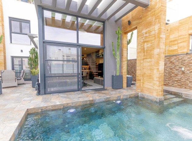 Villa - Wiederverkauf - Orihuela Costa - Lomas de Cabo Roig