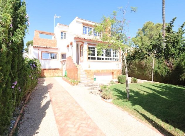 Villa - Wiederverkauf - Orihuela Costa - Villamartín