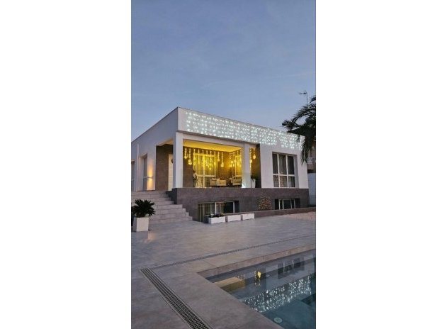 Villa - Wiederverkauf - Orihuela - Orihuela