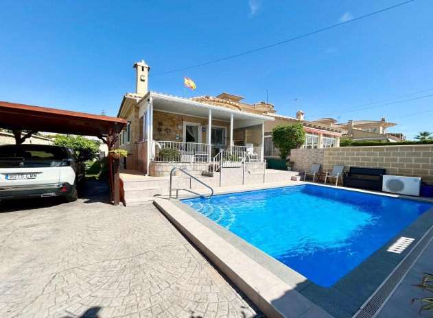 Villa - Wiederverkauf - Torrevieja - La Siesta
