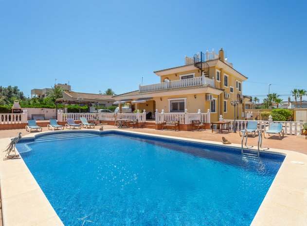 Villa - Wiederverkauf - Torrevieja - Los Balcones