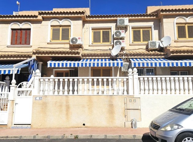 Villa - Wiederverkauf - Torrevieja - Torreblanca