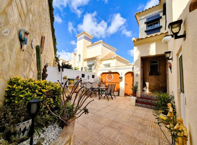 Villa - Wiederverkauf - Villamartin - Villamartín