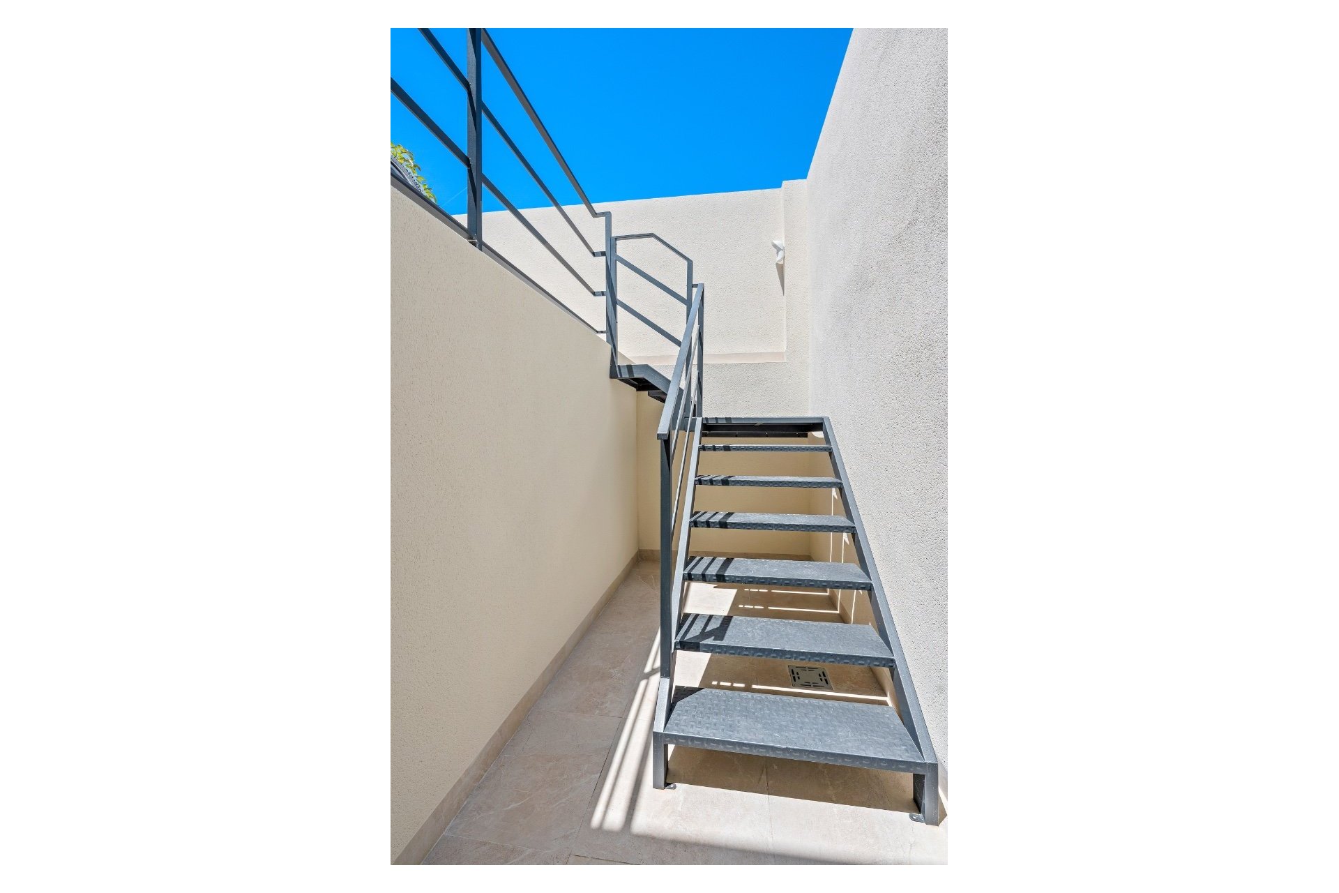 Wiederverkauf - 6. Detached villa - Daya Nueva - Costa Blanca South