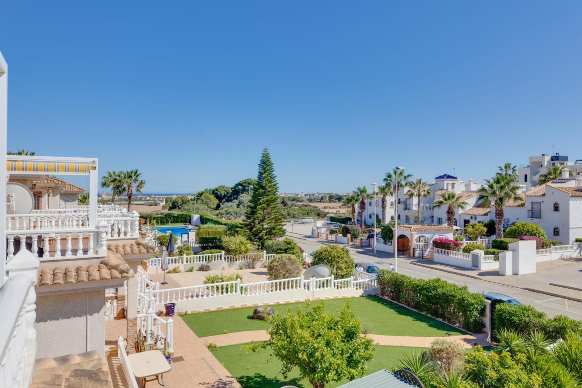 Wiederverkauf - Bungalow - Orihuela Costa - Montezenia