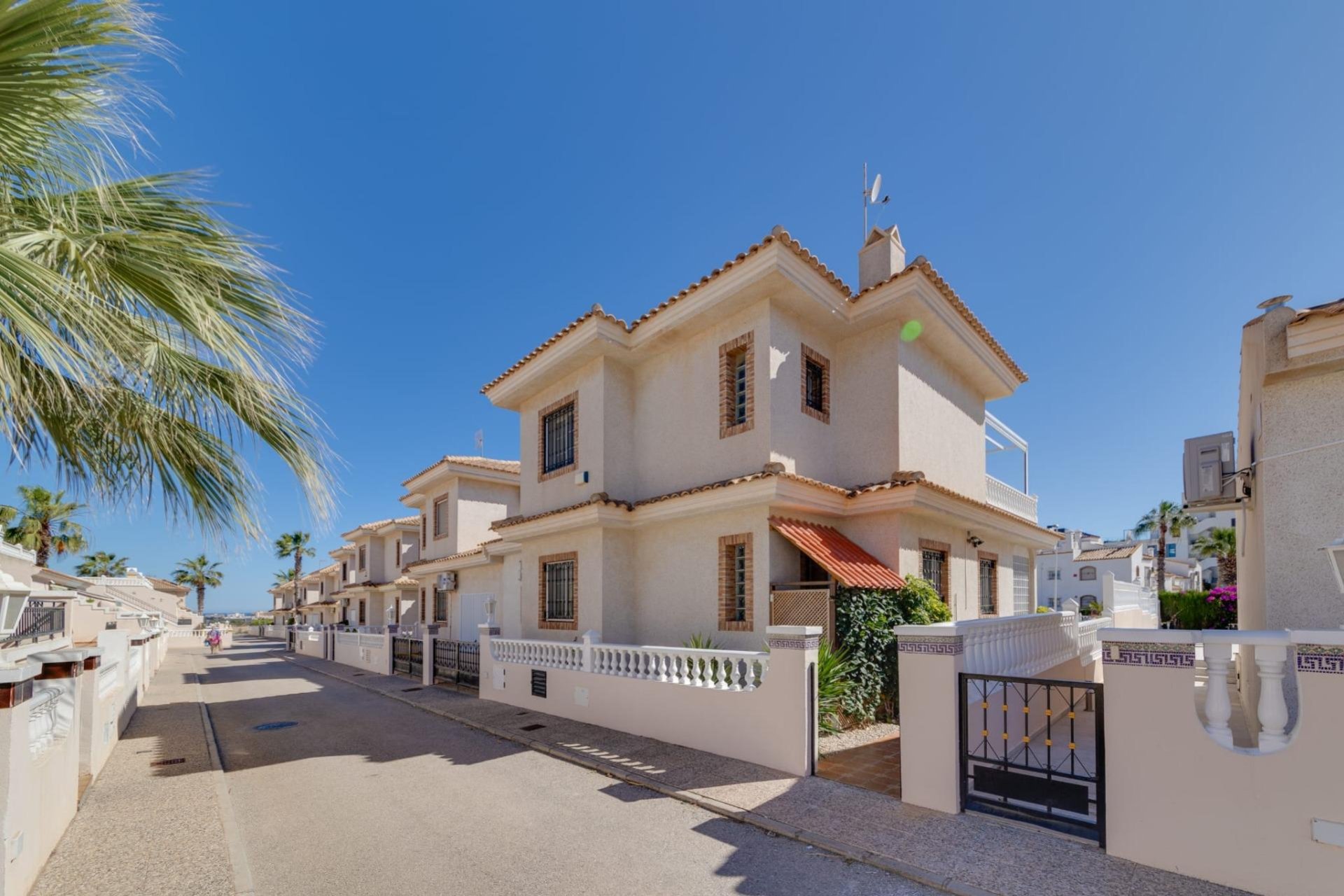 Wiederverkauf - Bungalow - Orihuela Costa - Montezenia