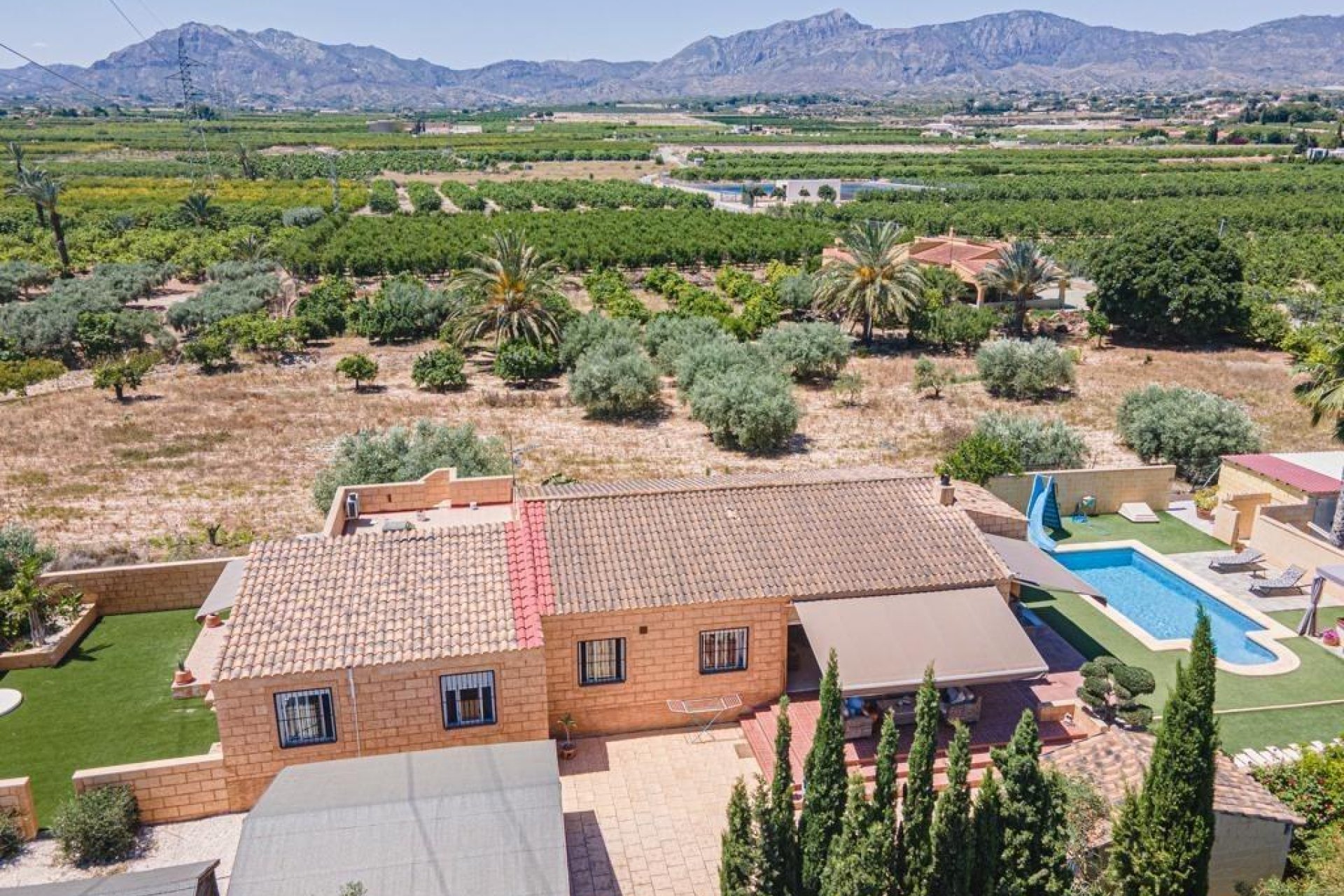 Wiederverkauf - Finca / Ländliches Wohnhaus - Albatera - Pueblo 11