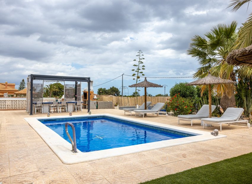 Wiederverkauf - Finca / Ländliches Wohnhaus - Albatera