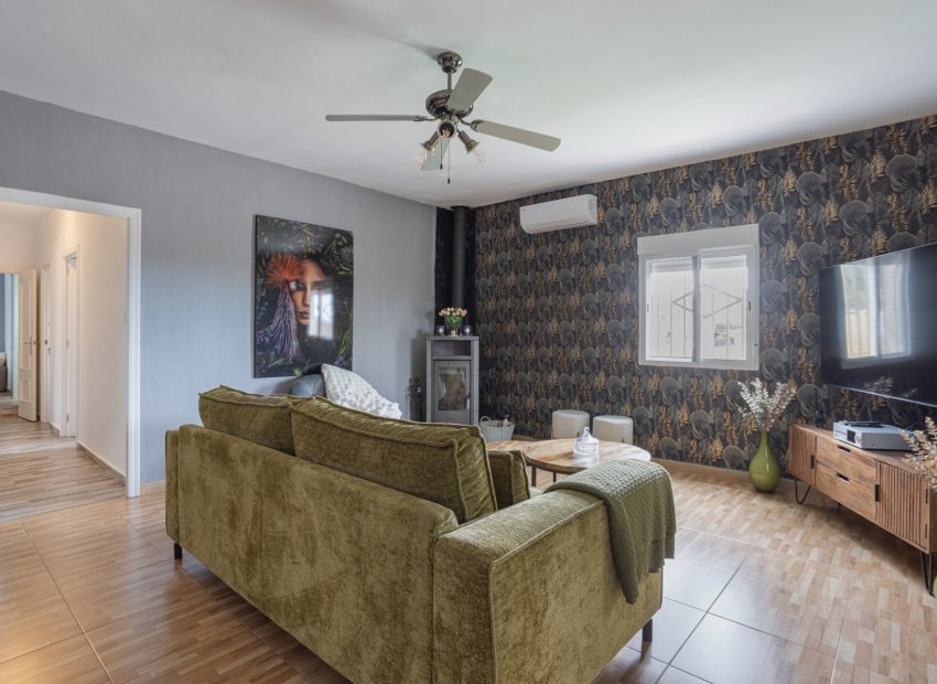 Wiederverkauf - Finca / Ländliches Wohnhaus - Albatera