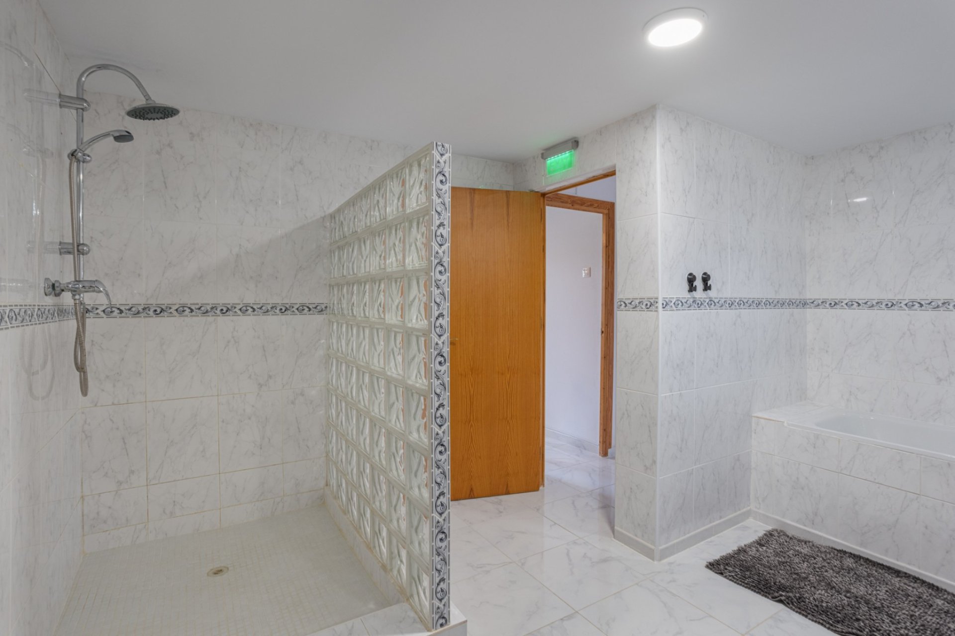 Wiederverkauf - Finca / Ländliches Wohnhaus - Albatera