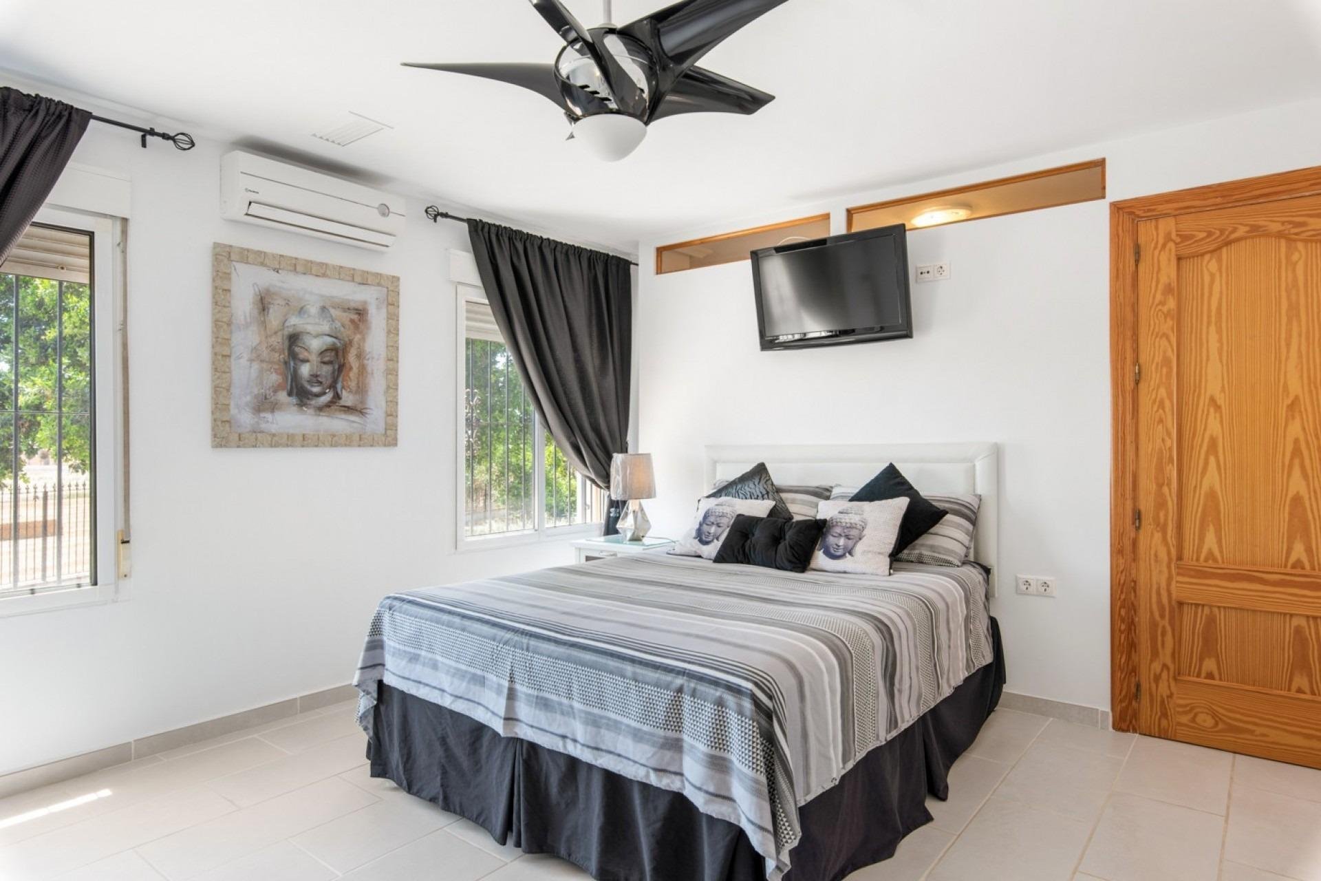 Wiederverkauf - Finca / Ländliches Wohnhaus - Catral - Comunidad valenciana