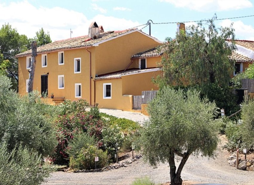 Wiederverkauf - Finca / Ländliches Wohnhaus - Cehegin