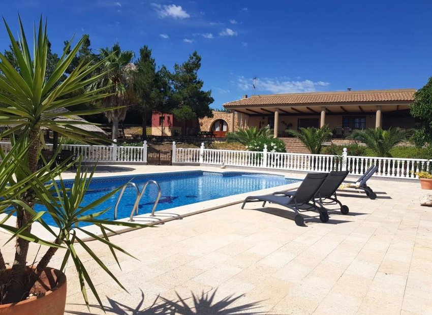 Wiederverkauf - Finca / Ländliches Wohnhaus - El Esparragal