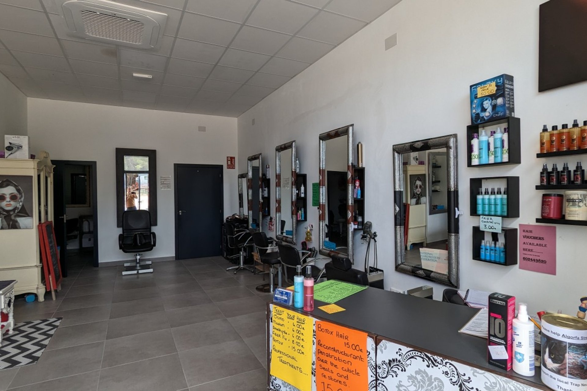 Wiederverkauf - Kommerziell - Lo Crispin