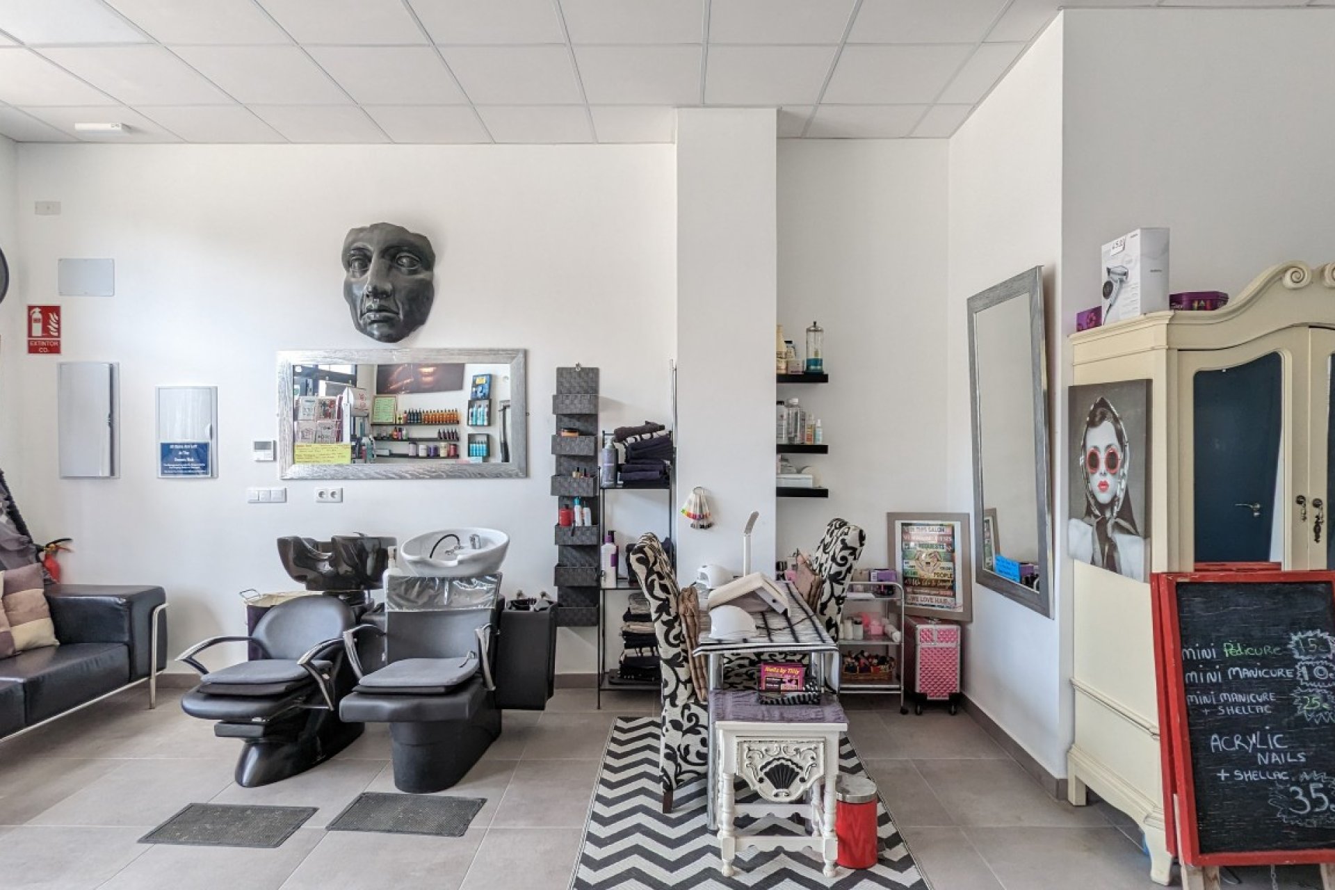 Wiederverkauf - Kommerziell - Lo Crispin