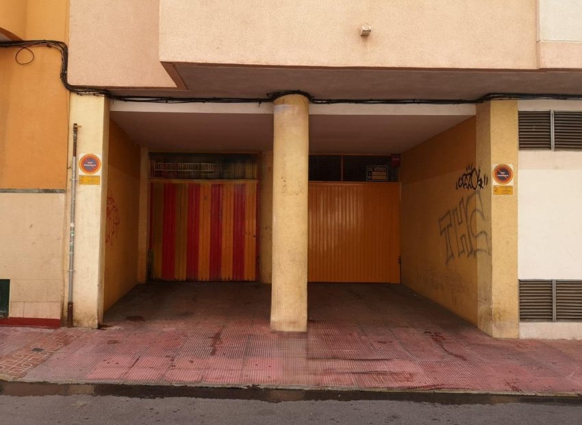 Wiederverkauf - Parking - Torrevieja - Estacion de autobuses