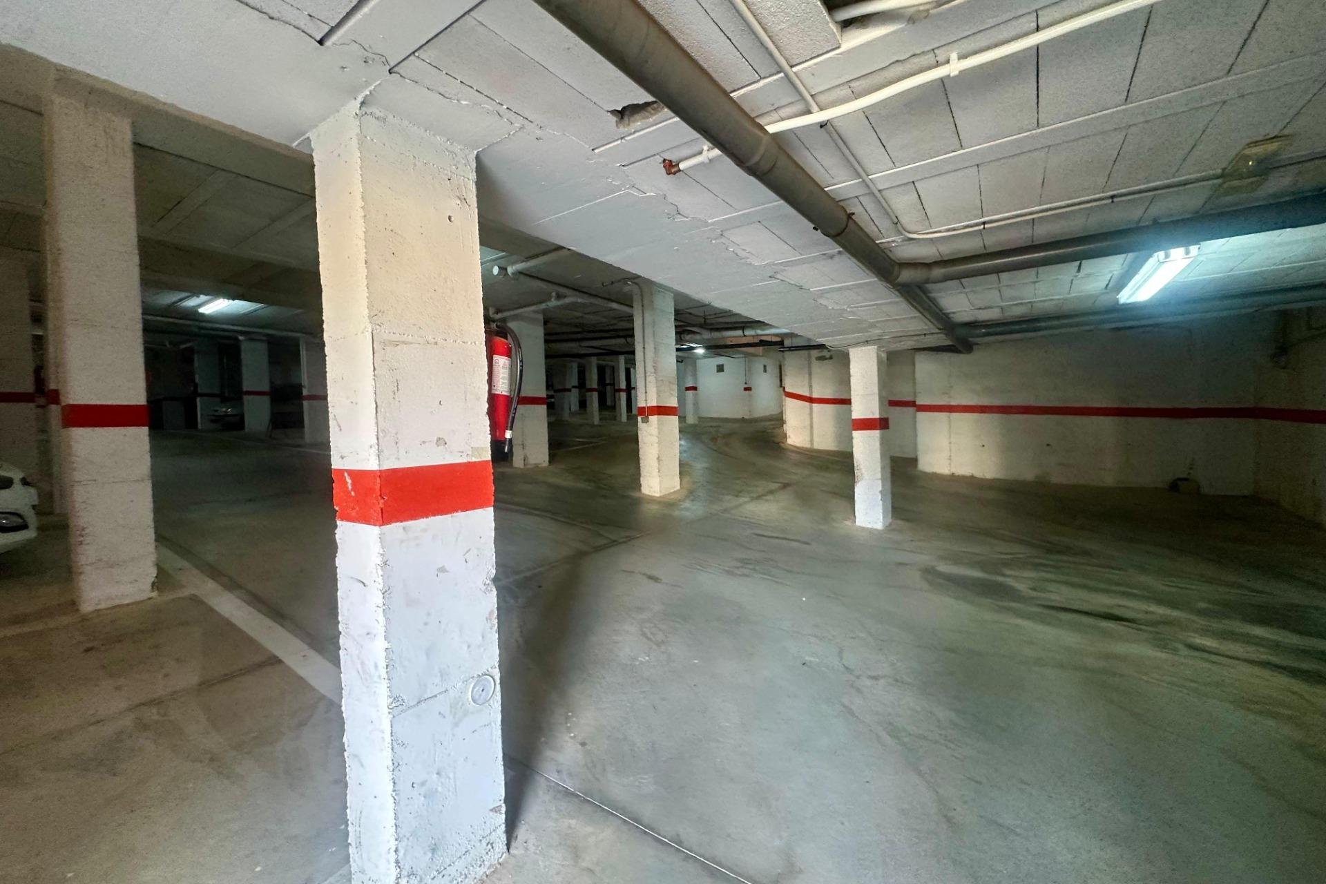 Wiederverkauf - Parkplatz / Garage - Torrevieja - Cabo cervera