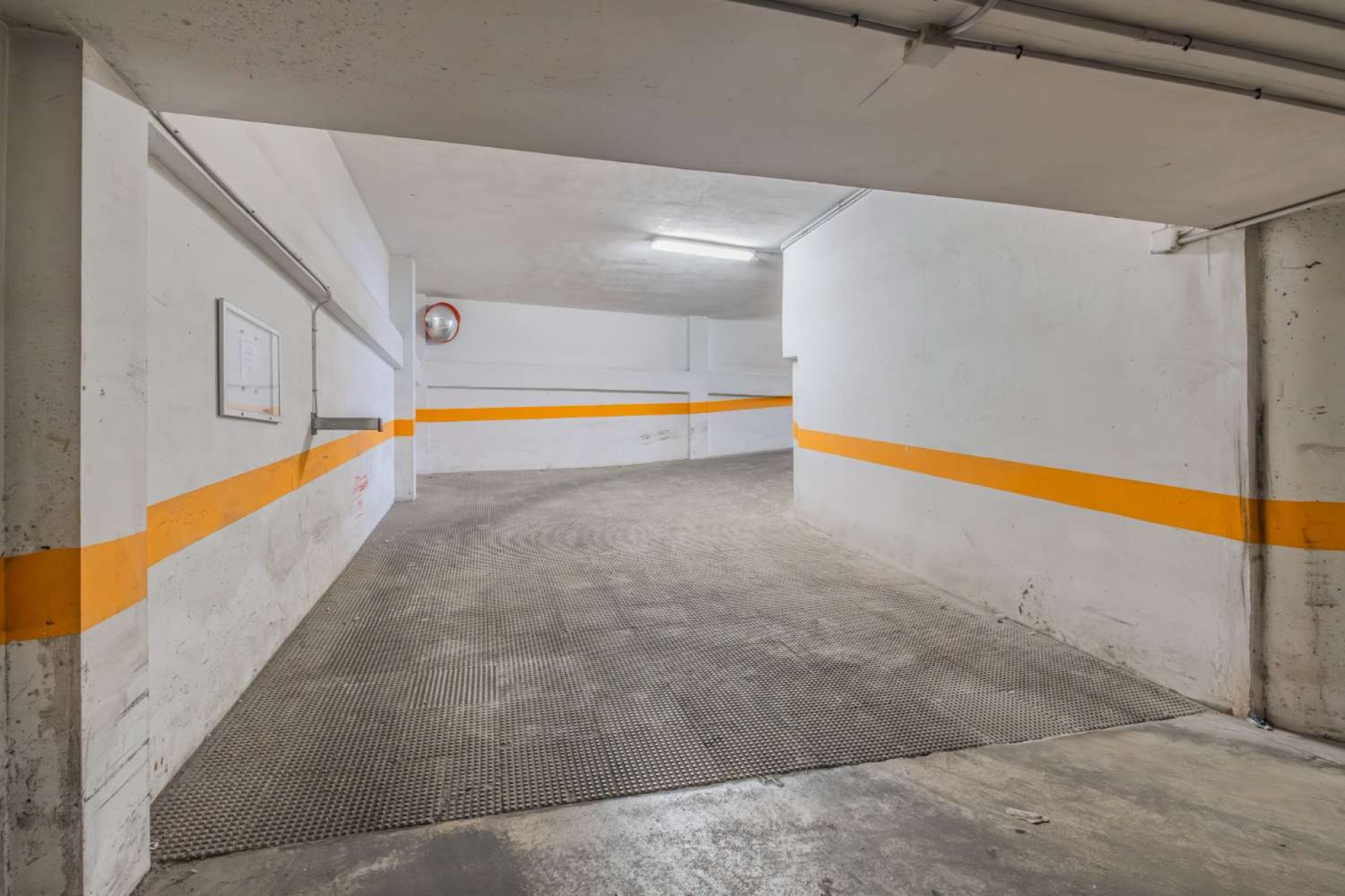 Wiederverkauf - Parkplatz / Garage - Torrevieja - Parque de las Naciones