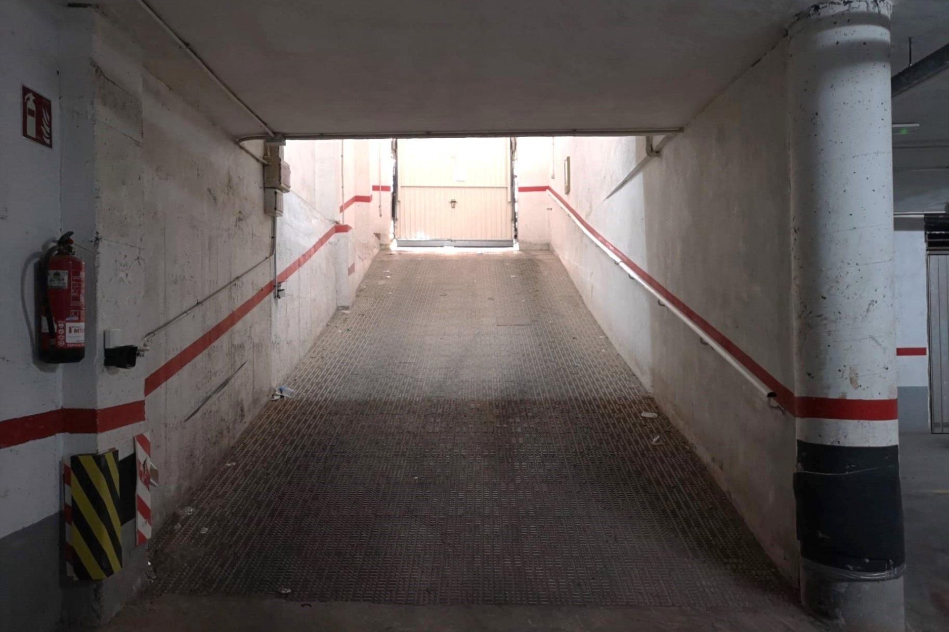 Wiederverkauf - Parkplatz / Garage - Torrevieja - Playa de los Locos