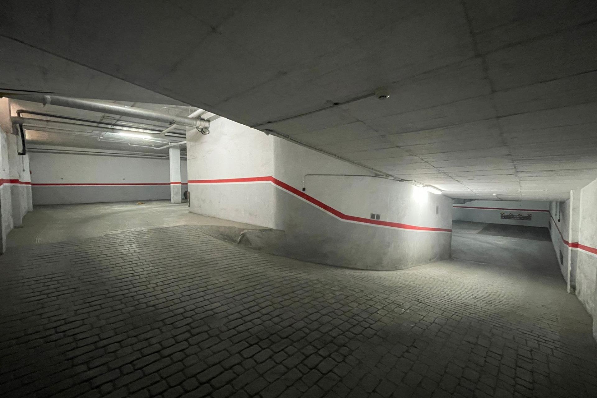 Wiederverkauf - Parkplatz/Garage - Torrevieja - Playa del Cura