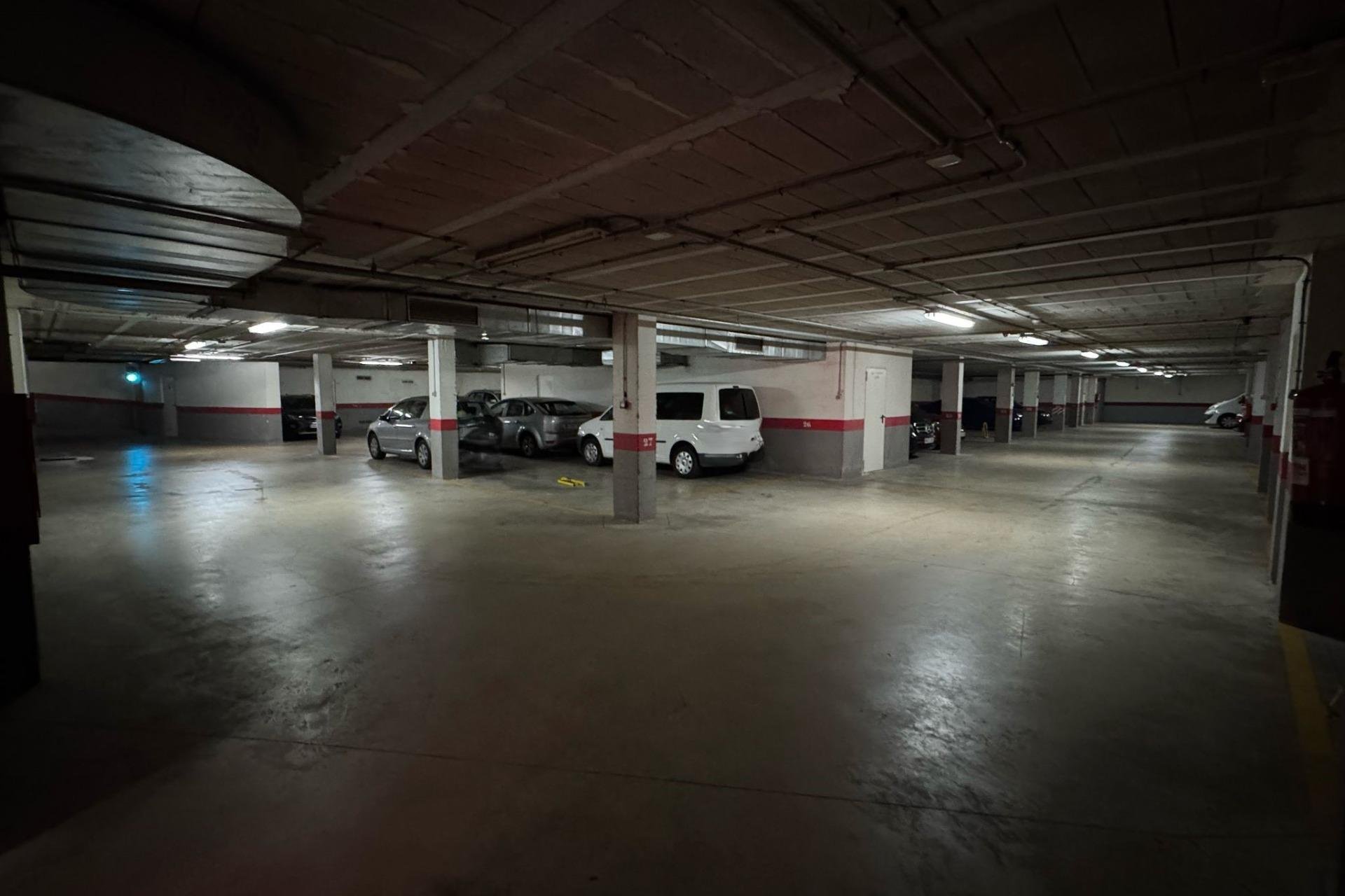 Wiederverkauf - Parkplatz - Torrevieja