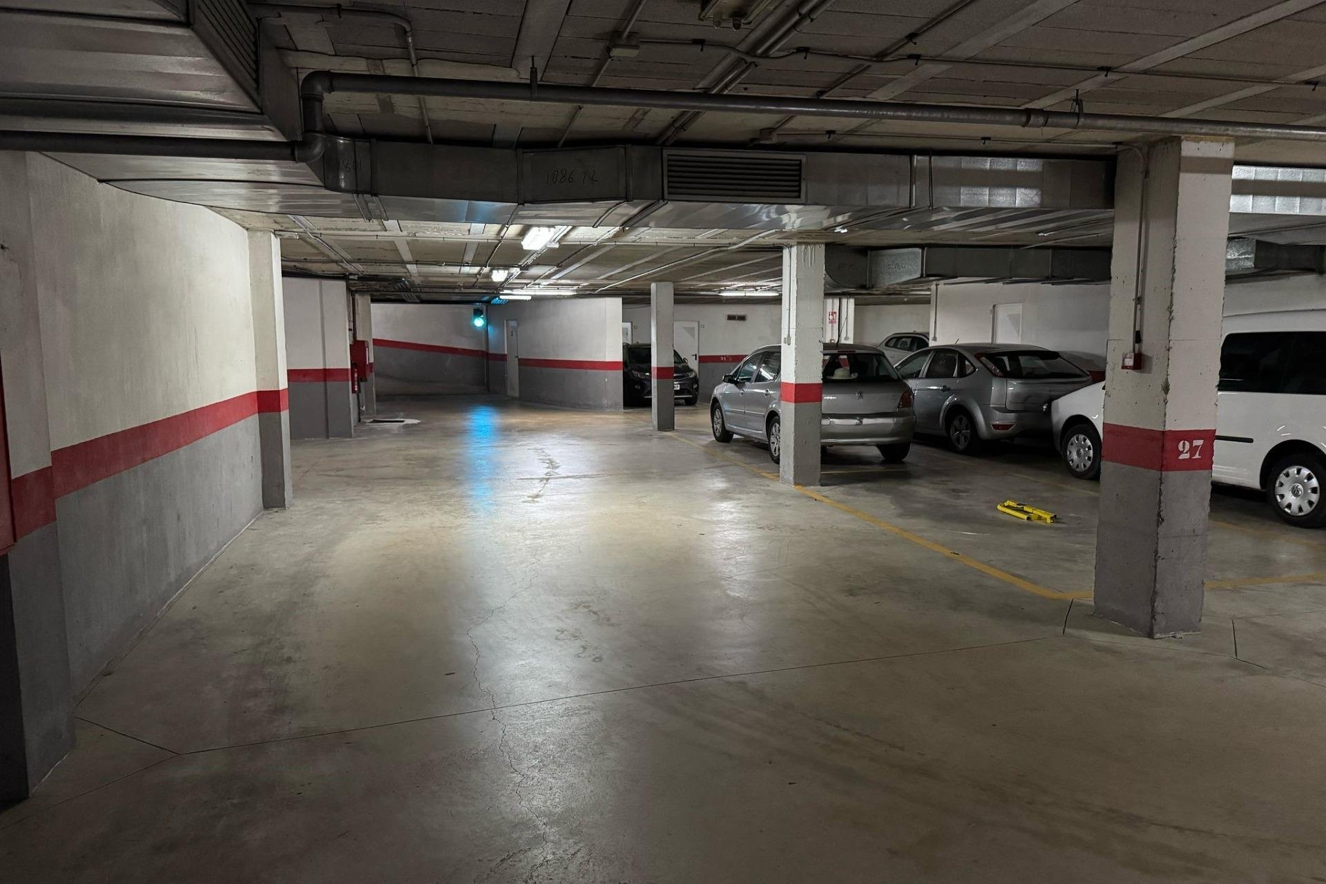 Wiederverkauf - Parkplatz - Torrevieja