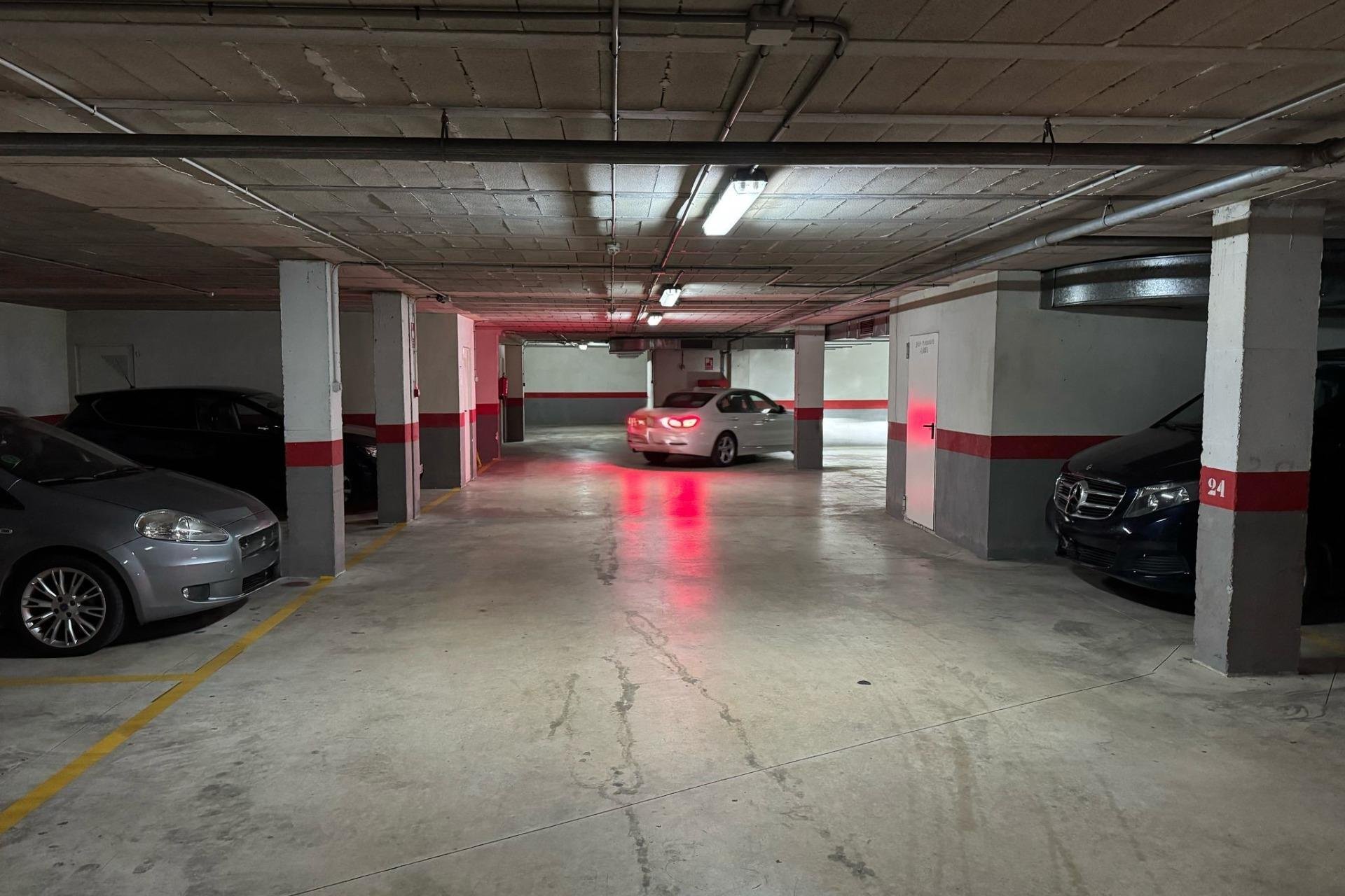 Wiederverkauf - Parkplatz - Torrevieja