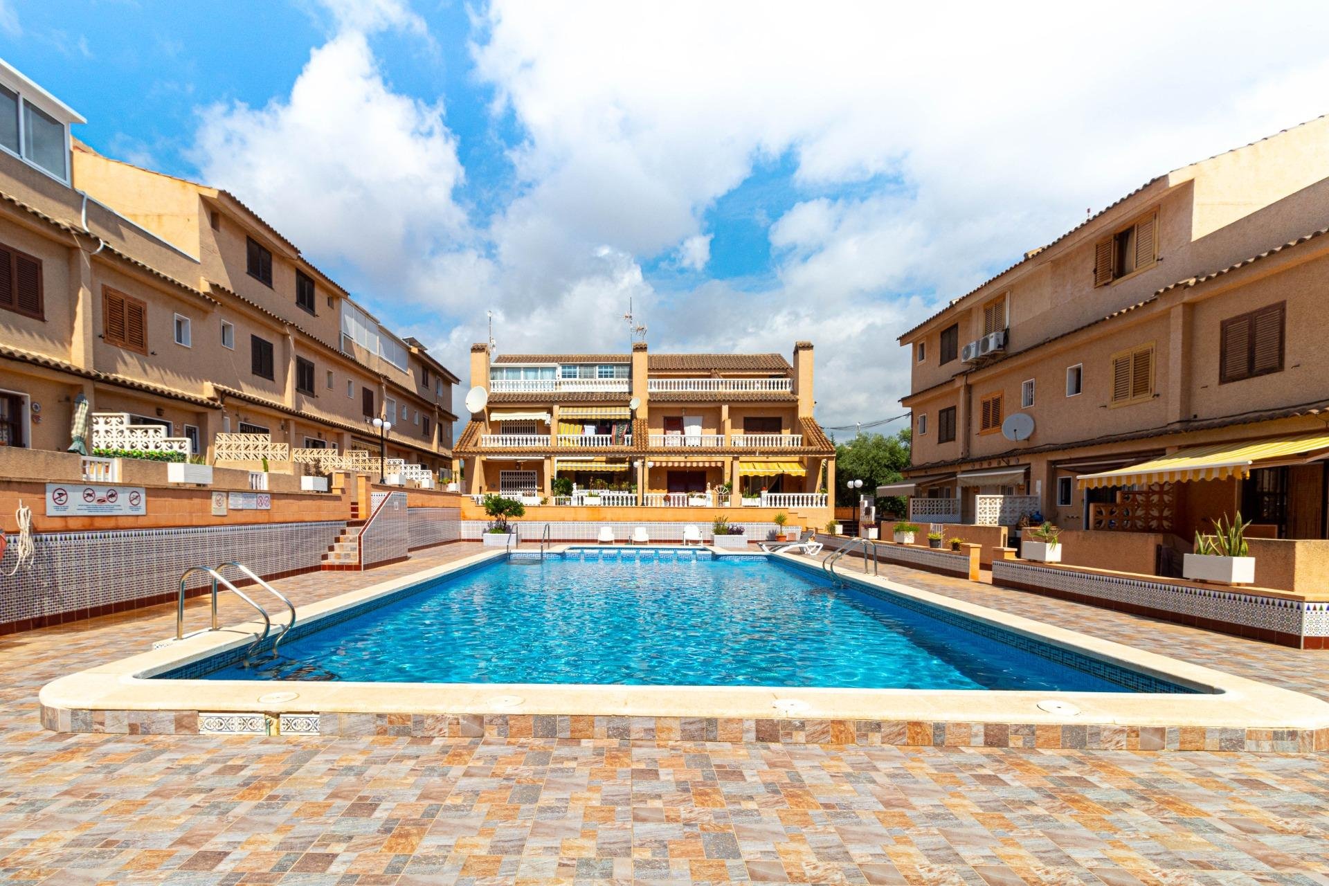 Wiederverkauf - Terraced house - Torrevieja - Los altos