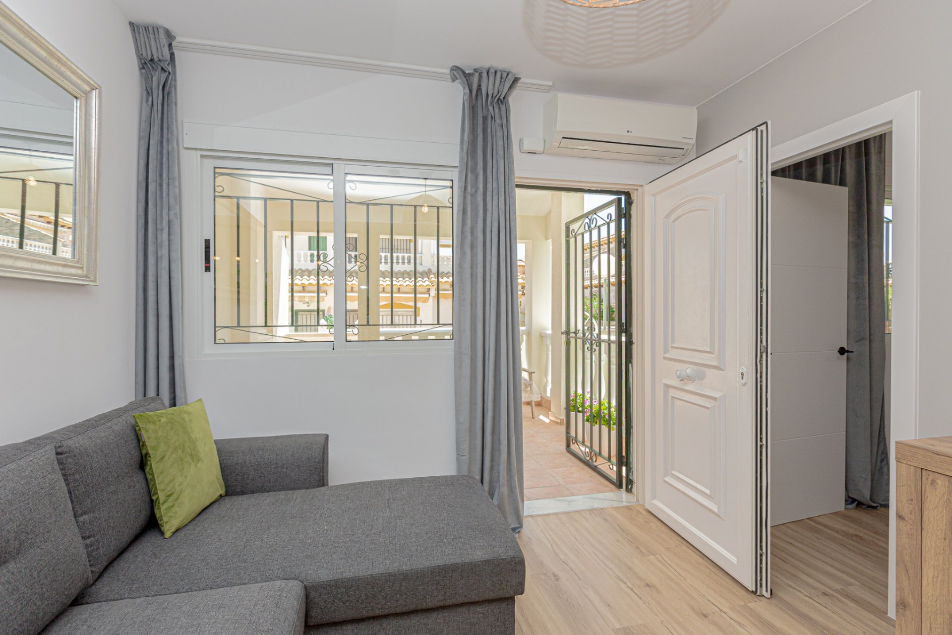 Wiederverkauf - Terrassenhaus - Los Altos