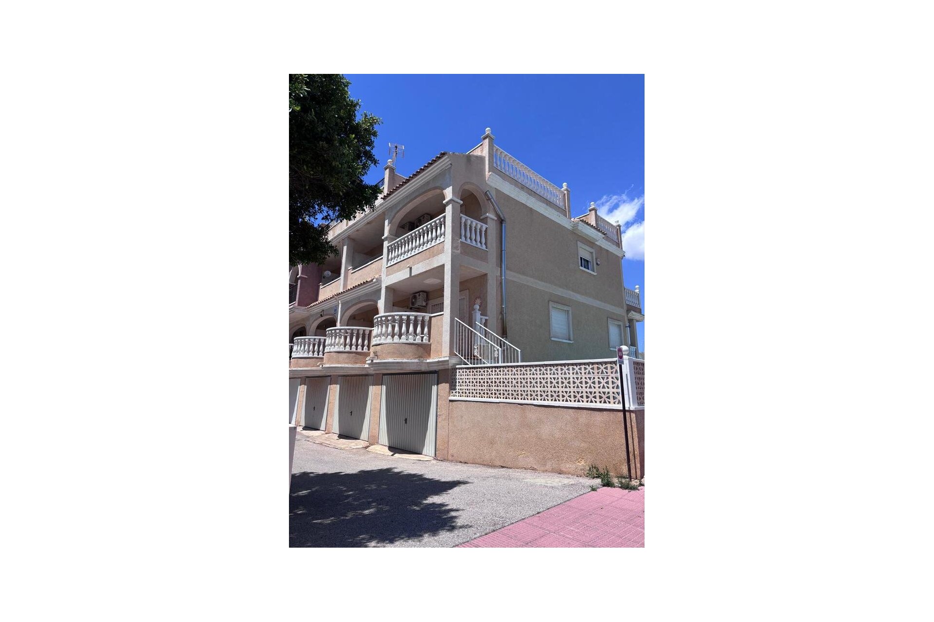 Wiederverkauf - Terrassenhaus - Villamartin - Villamartín