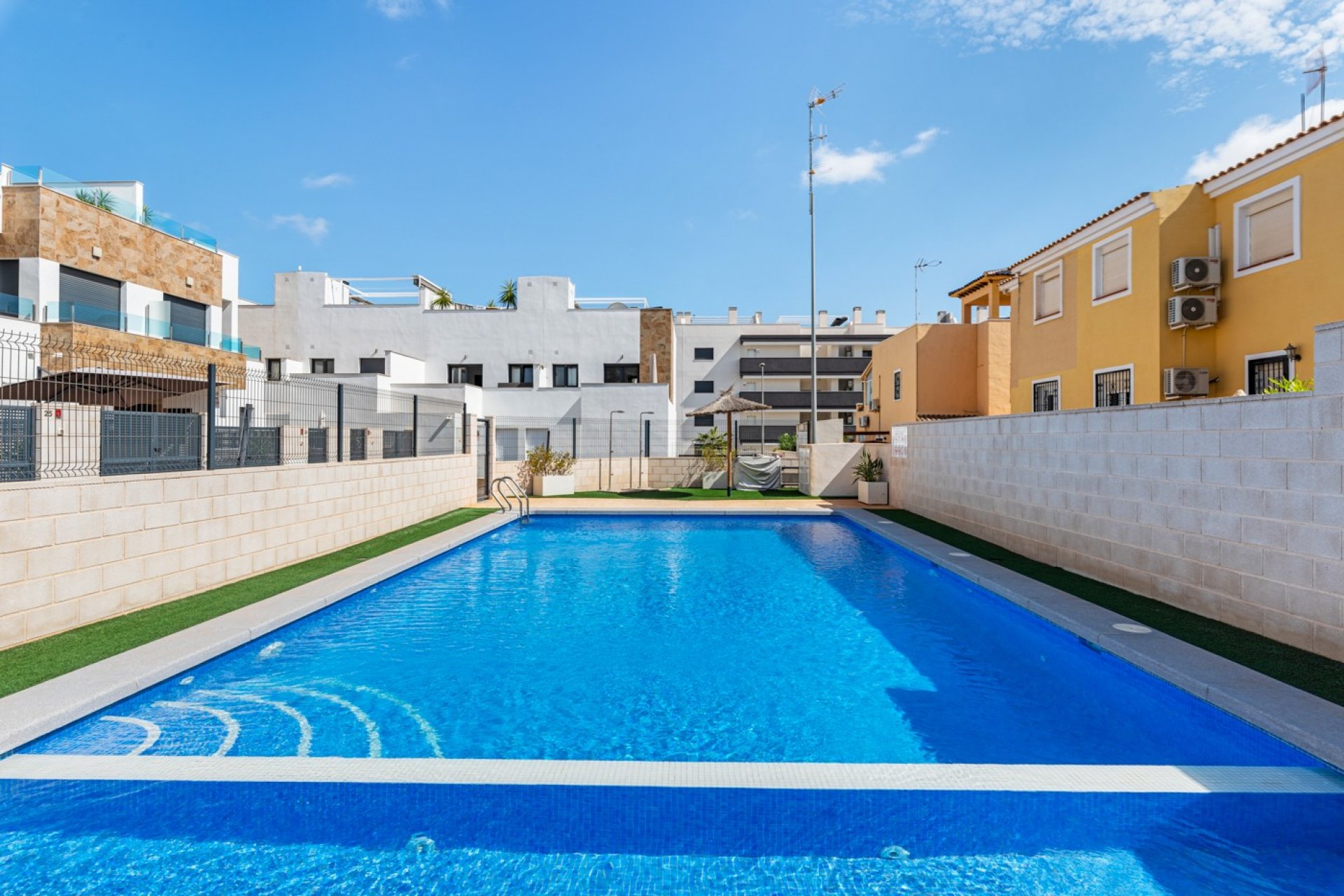 Wiederverkauf - Town House - Orihuela Costa - Villamartín