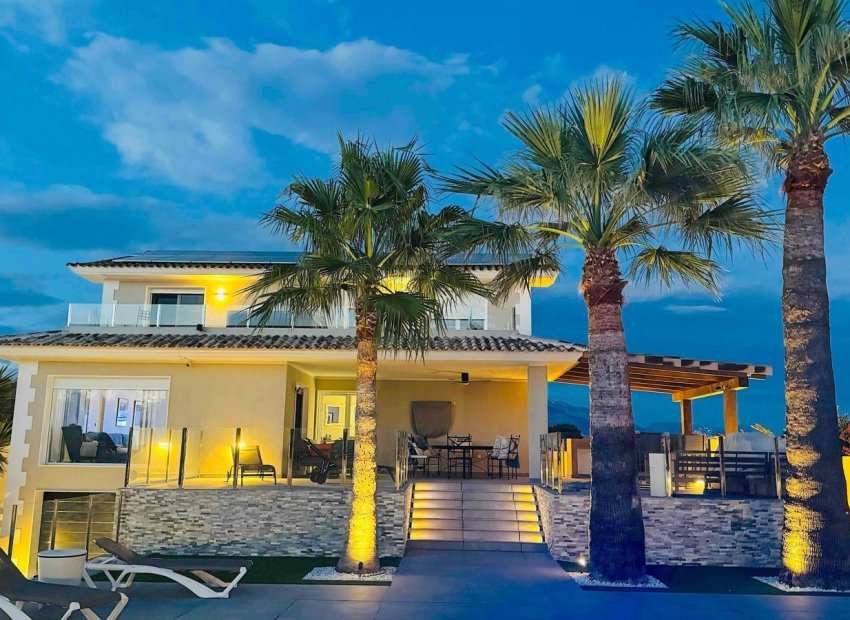 Wiederverkauf - Villa - Alfas del Pí - pueblo