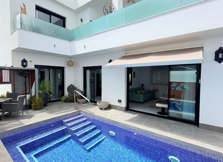 Wiederverkauf - Villa - Los Montesinos - La Herrada