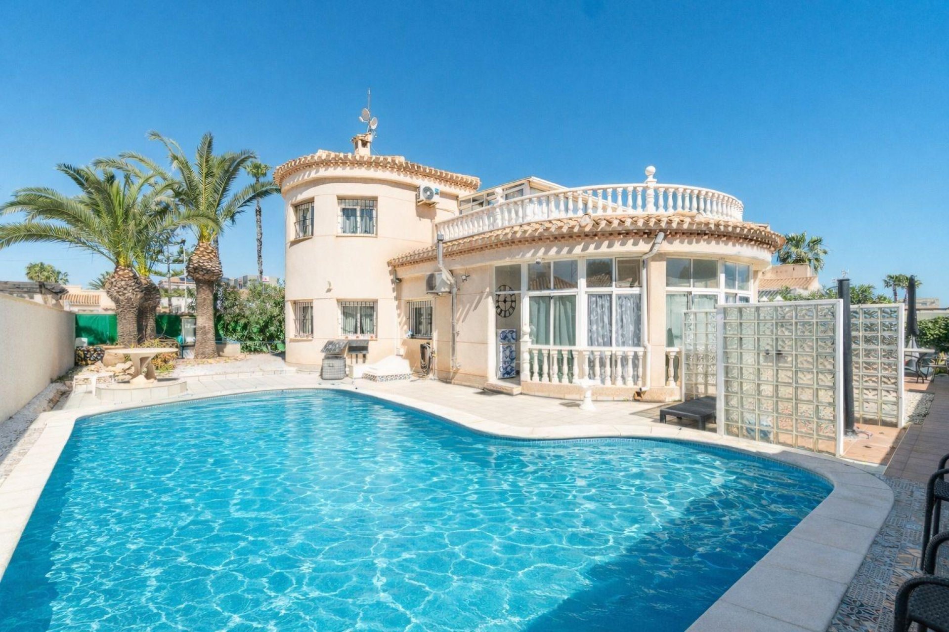 Wiederverkauf - Villa - Orihuela Costa - La Zenia