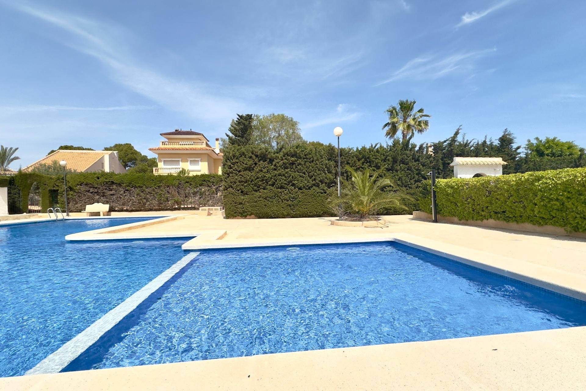 Wiederverkauf - Villa - Orihuela Costa - La Zenia