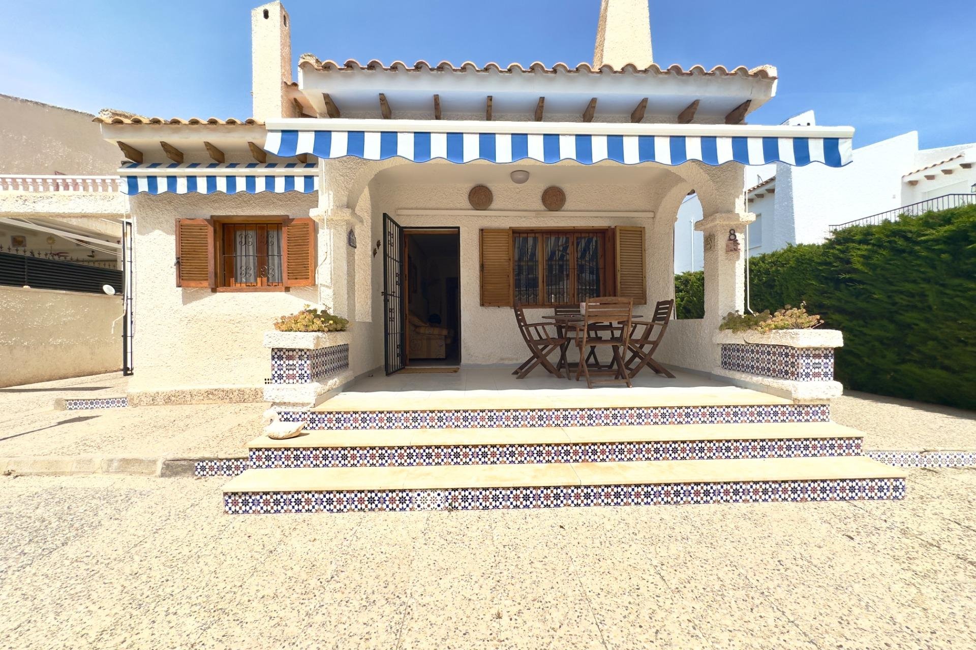 Wiederverkauf - Villa - Orihuela Costa - La Zenia
