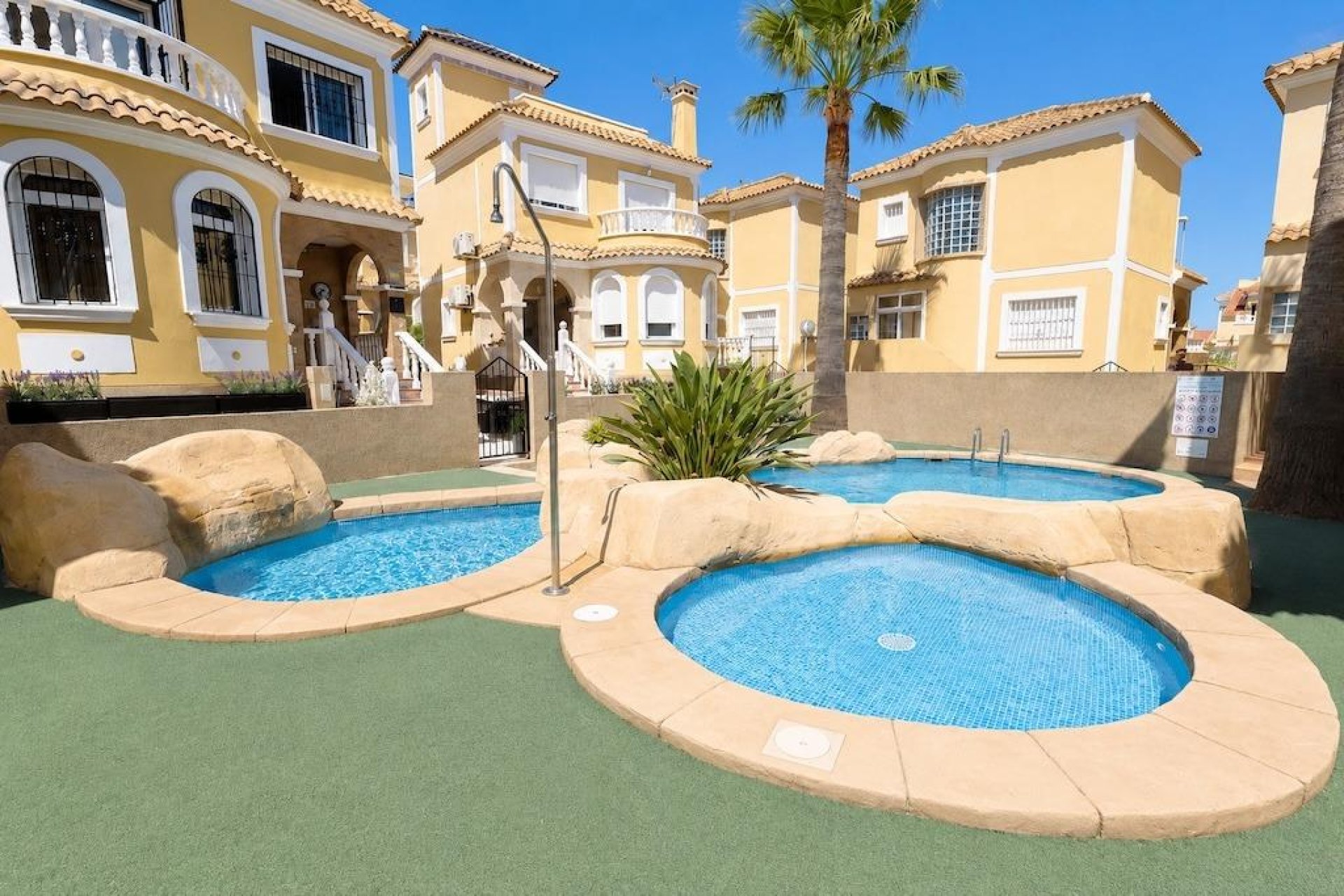 Wiederverkauf - Villa - Orihuela Costa - Las Filipinas