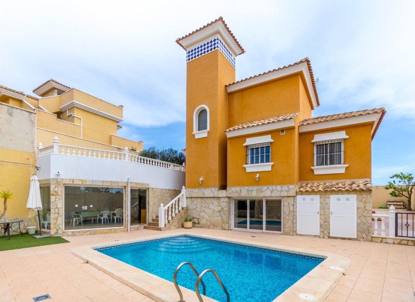 Wiederverkauf - Villa - Orihuela Costa - Las Filipinas