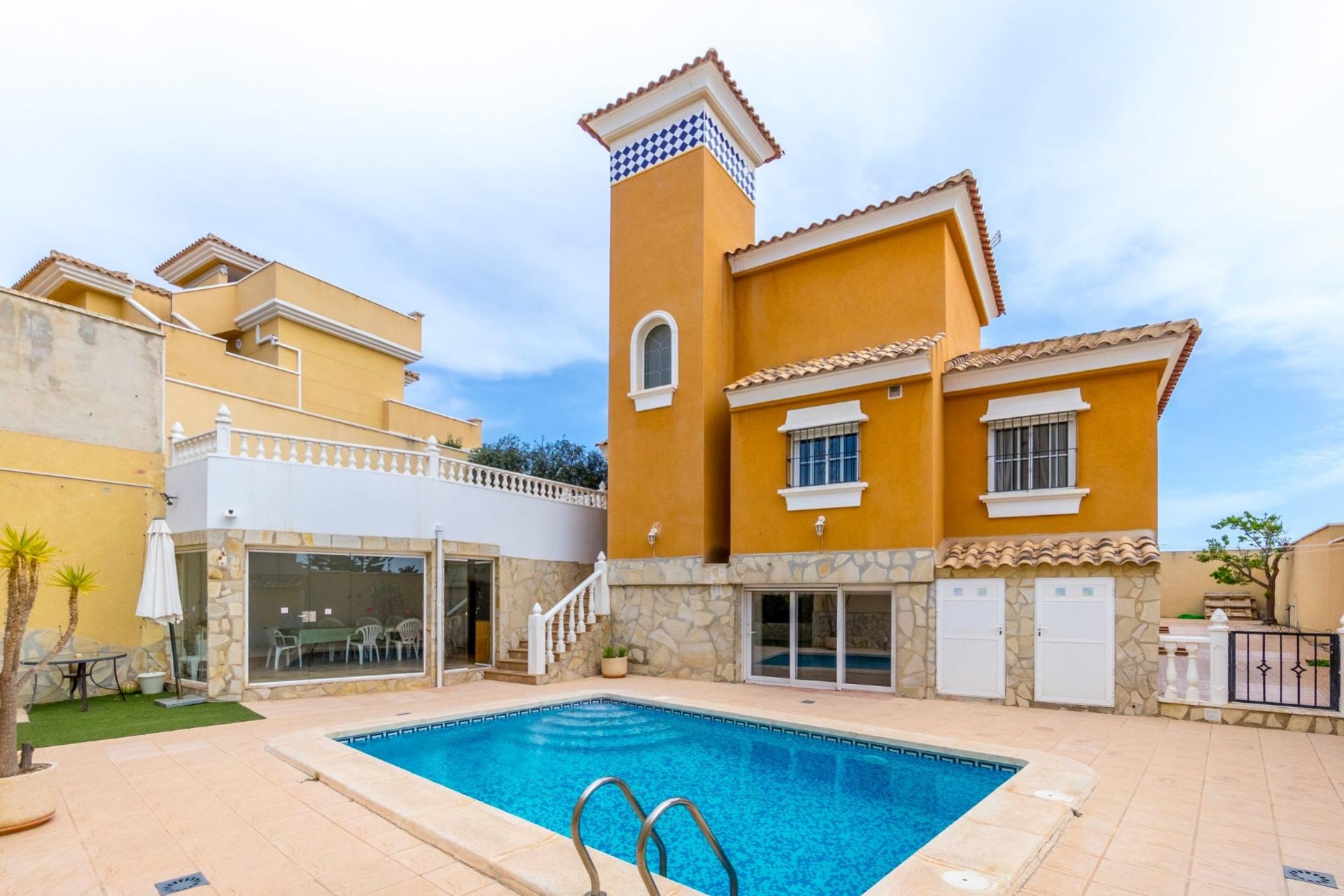 Wiederverkauf - Villa - Orihuela Costa - Las Filipinas