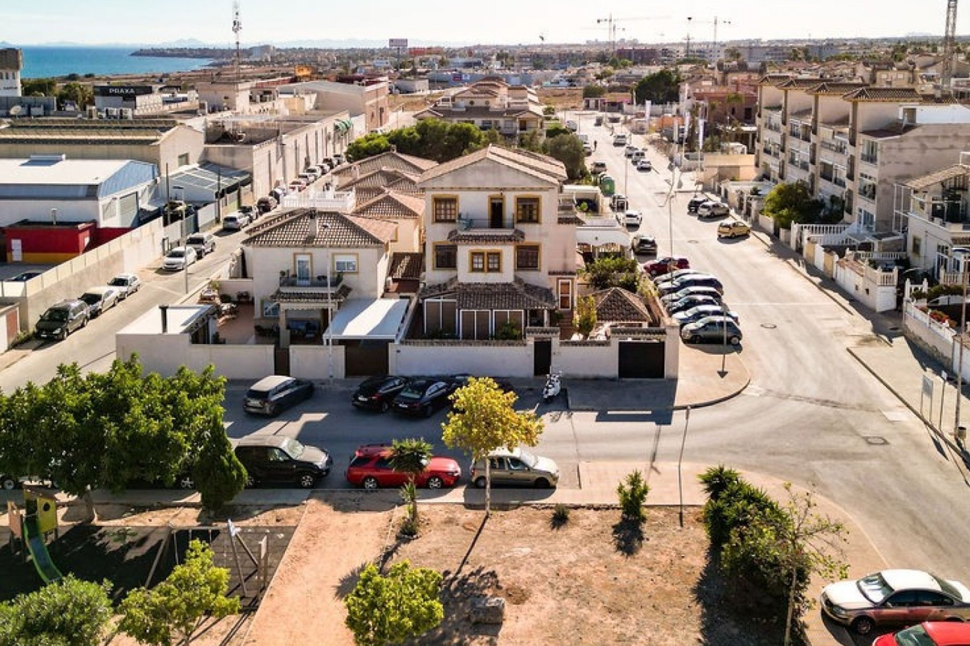 Wiederverkauf - Villa - Orihuela Costa - Punta Prima