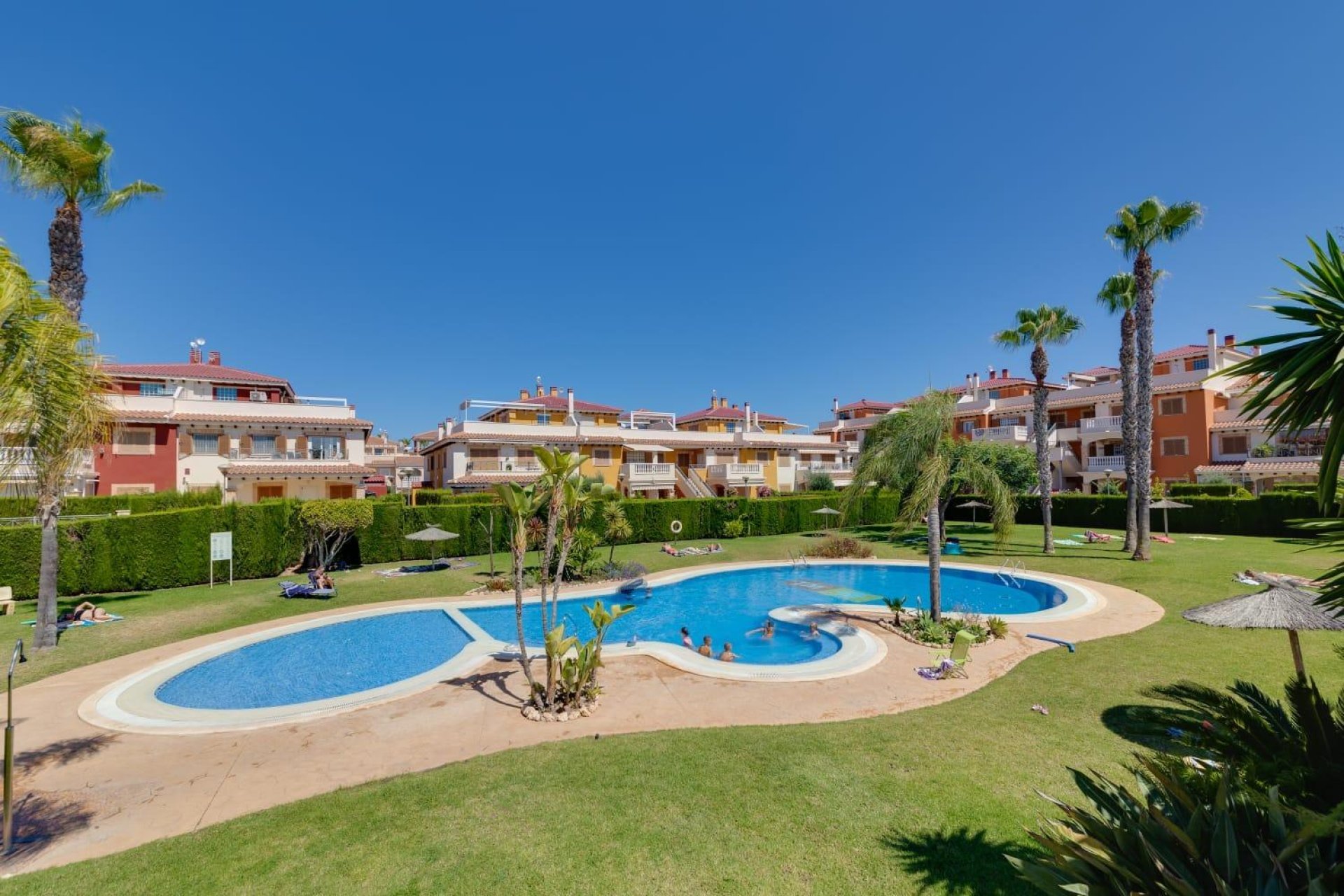 Wiederverkauf - Villa - Orihuela Costa - Punta Prima