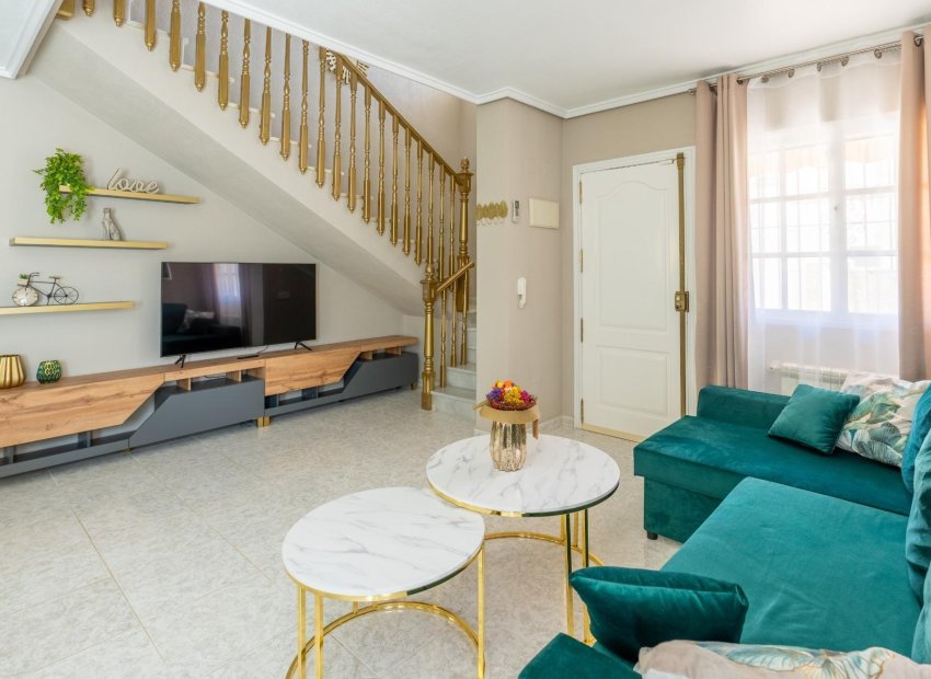 Wiederverkauf - Villa - Orihuela Costa - Punta Prima