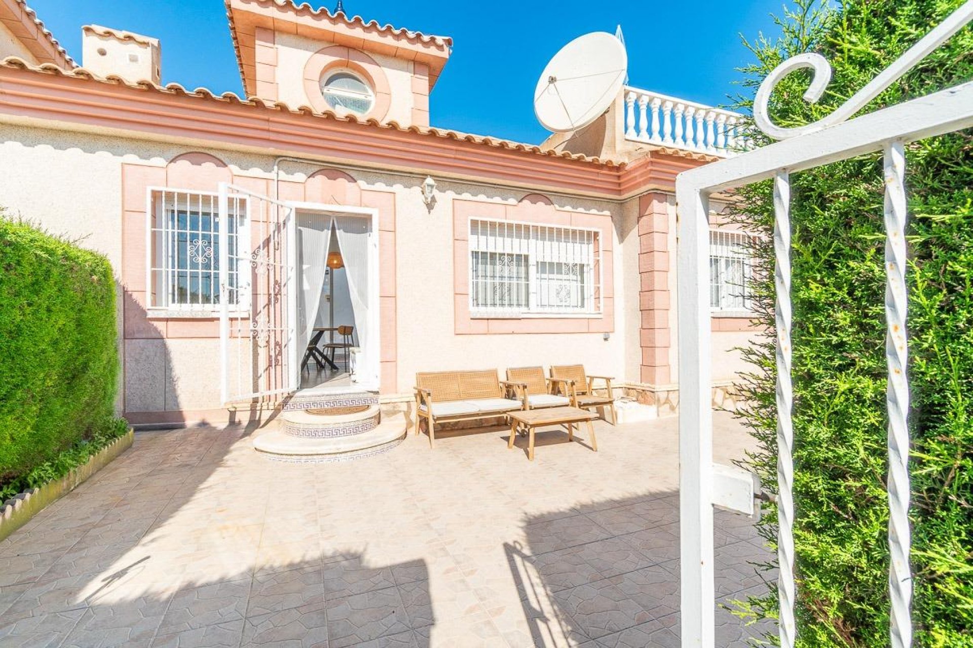 Wiederverkauf - Villa - Orihuela Costa - Punta Prima