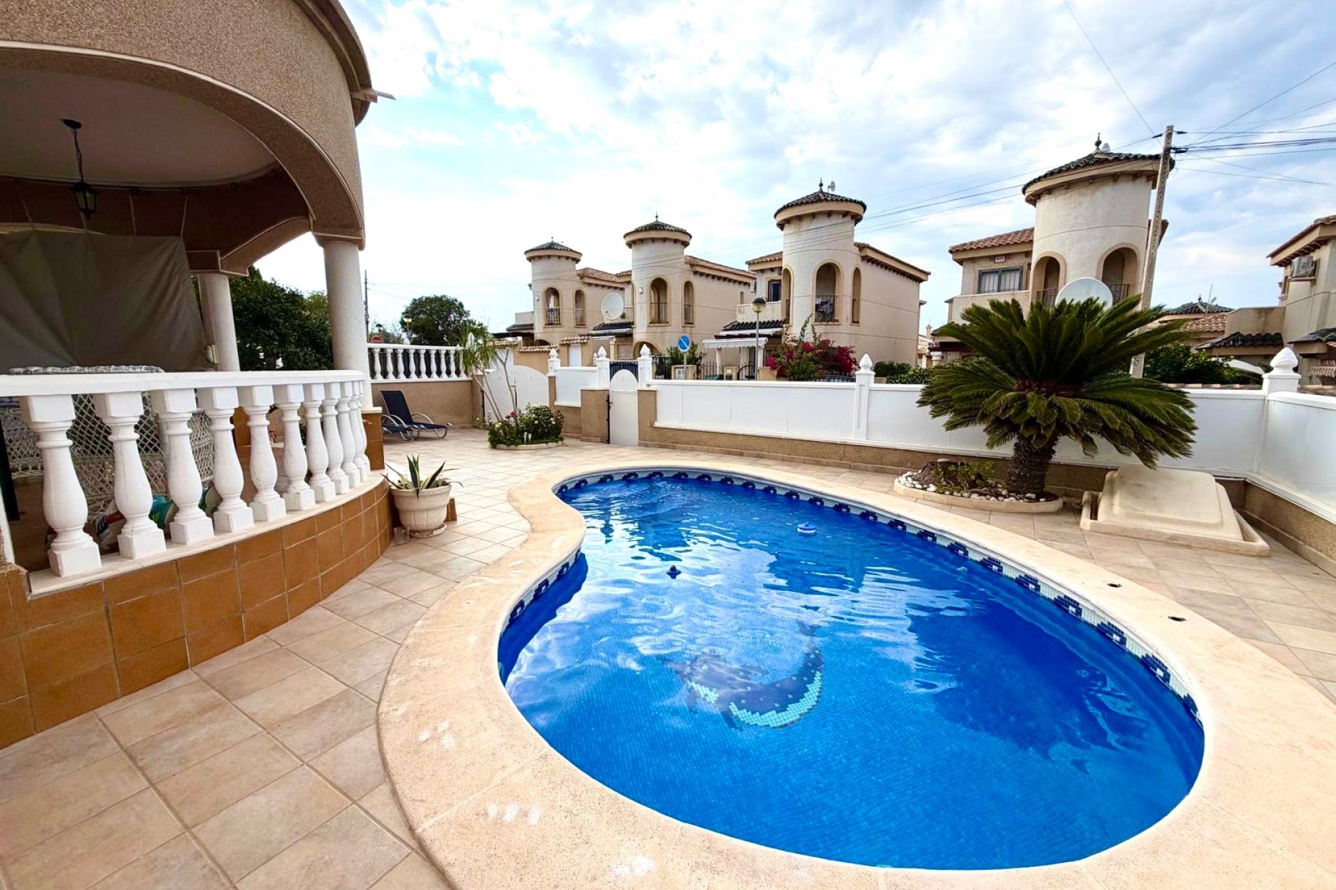 Wiederverkauf - Villa - Orihuela Costa - Villamartín