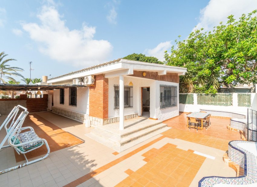 Wiederverkauf - Villa - Torrevieja - Aguas nuevas 1