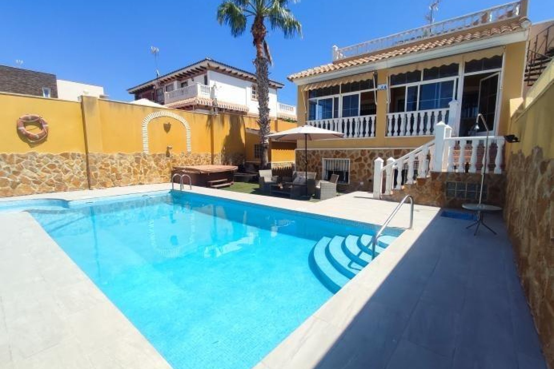 Wiederverkauf - Villa - Torrevieja - Aguas nuevas 1